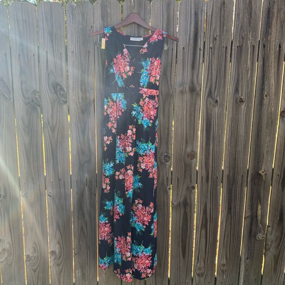 Sleeveless maternity floral maxi - Picture 1 of 4